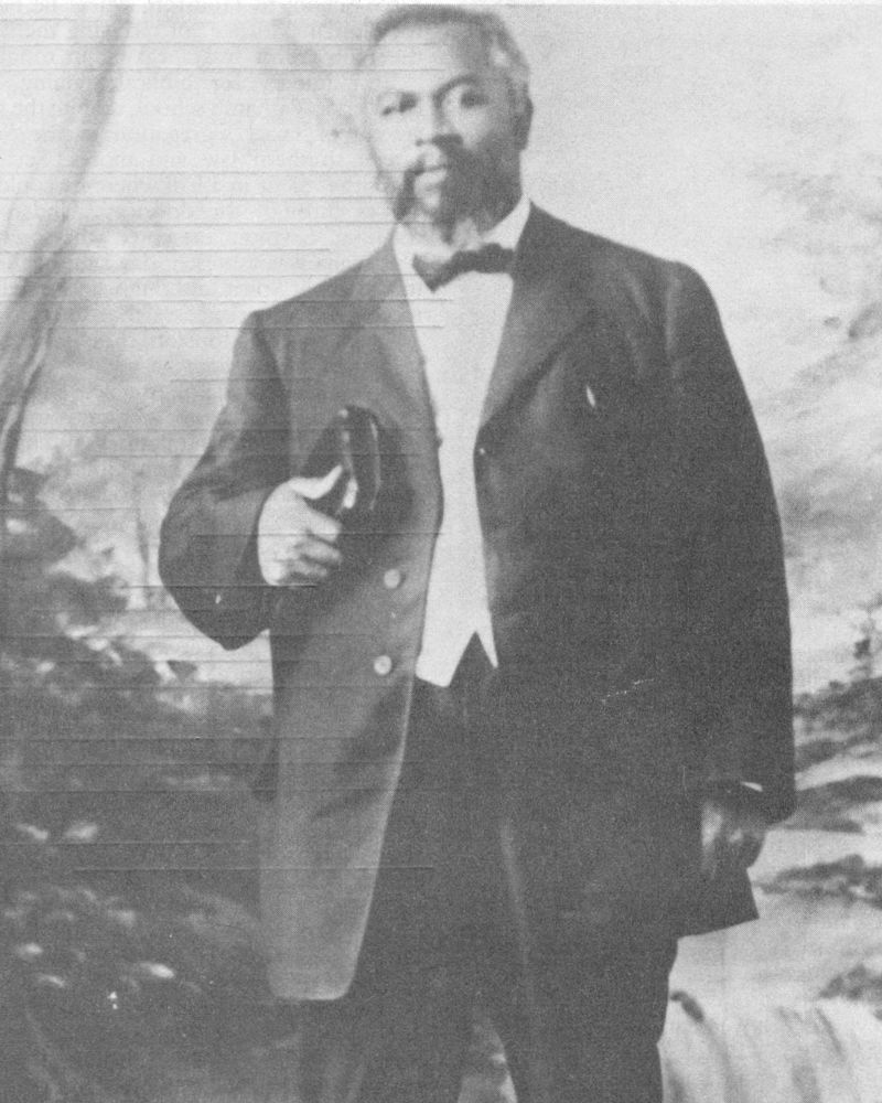 William J. Seymour — studio portrait, early 1910s